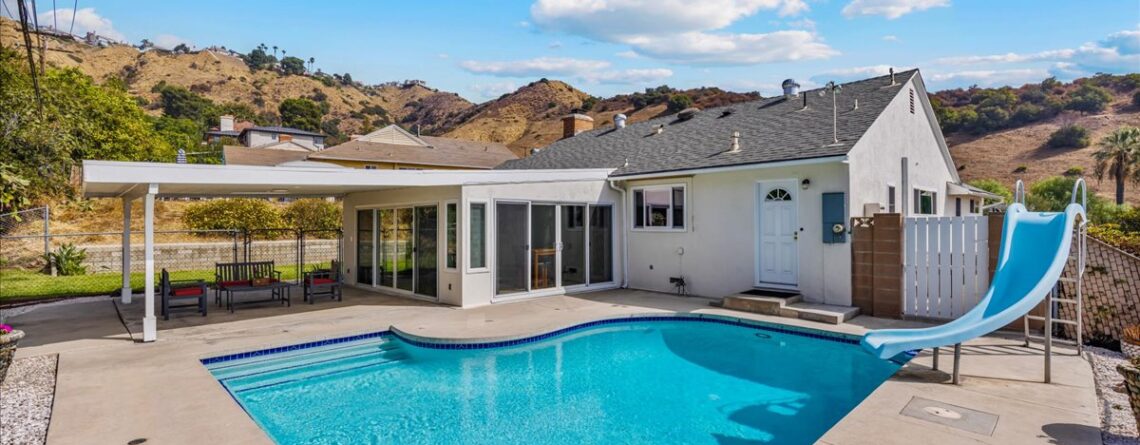 Burbank Hillside Property With Stunning Views – PENDING.